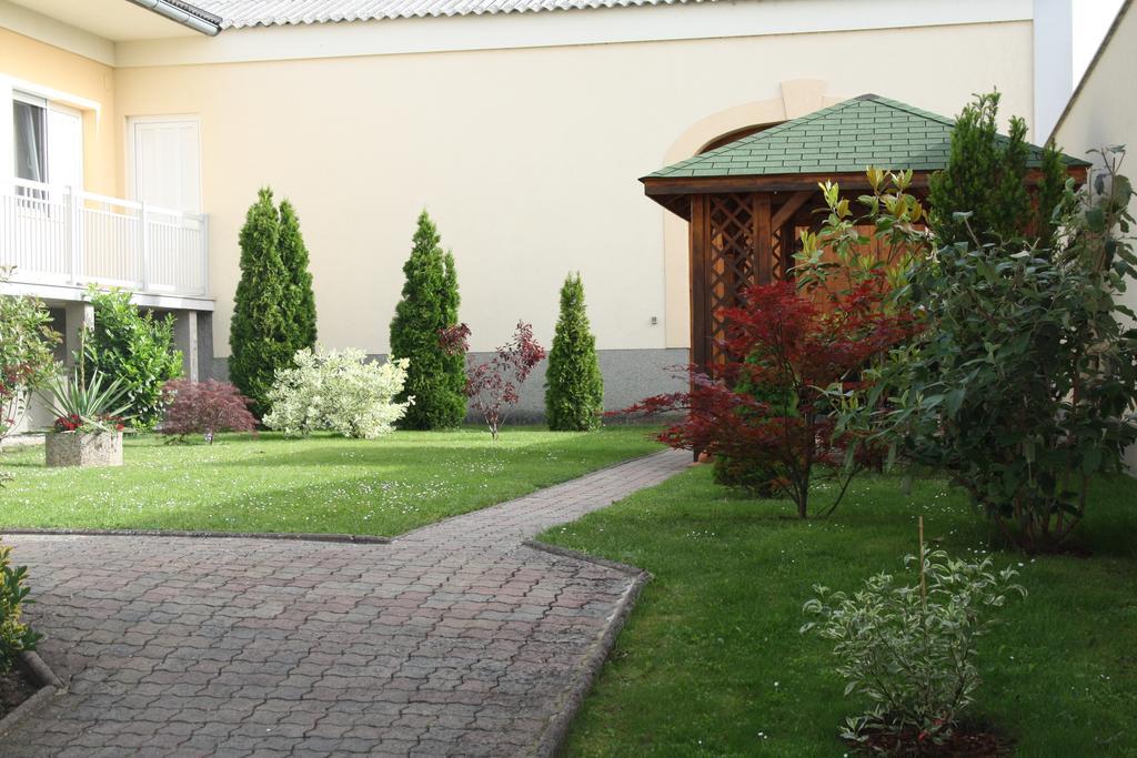 Gaestehaus Zum See Illmitz Εξωτερικό φωτογραφία